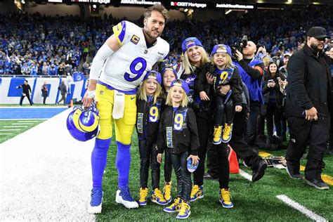 Matthew Stafford Poses with Daughters on Sideline Ahead of NFL Star's ...