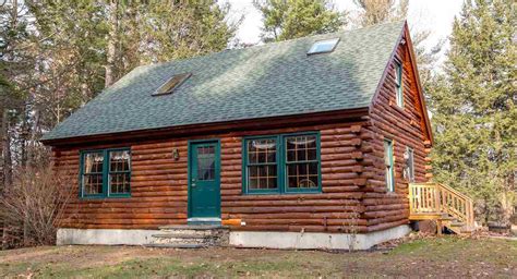 On the Market: A Log Cabin in New Hampshire