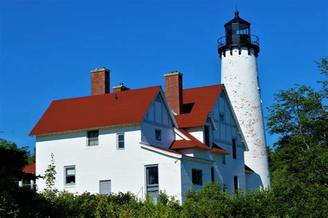 Lake Superior Lighthouses - Lake Superior Circle Tour