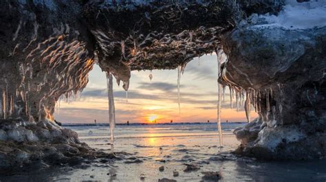 10 Incredible Ice Caves in Iceland | Bookmundi