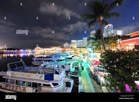 Bayside Marketplace at night Stock Photo - Alamy