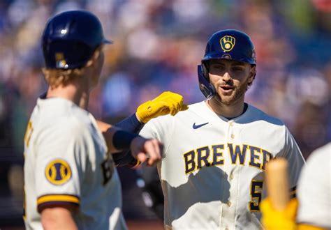 What national writers are saying about the Brewers' chances in 2023