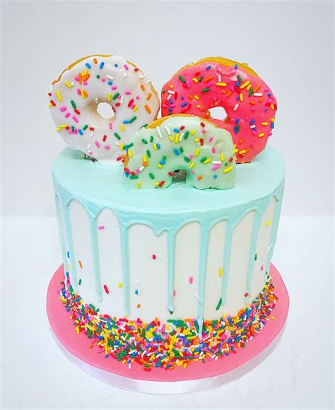 Donut & Sprinkles Cake | Donut birthday parties, Sprinkle cake, Cupcake ...