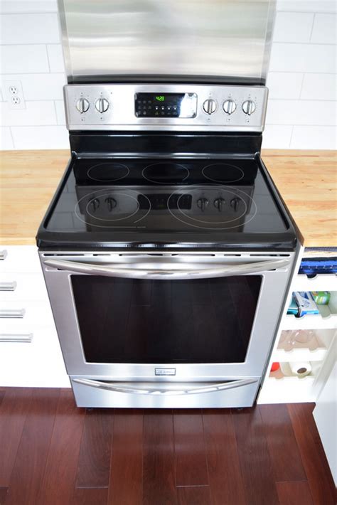 Frigidaire Gallery Electric Range Review - northstory + co.