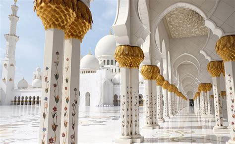 Visiting the Sheikh Zayed Grand Mosque on a day trip from Dubai - Helen on her Holidays