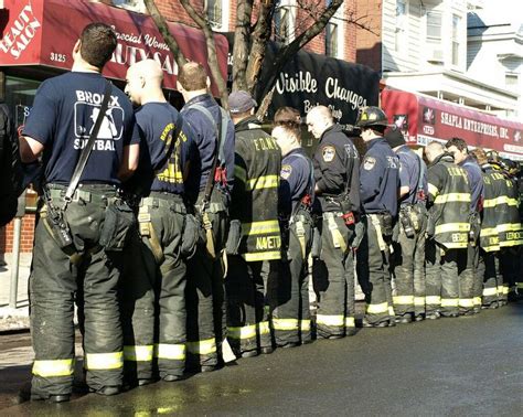 The crew packing up. OJo87® | Fdny firefighters, Firefighter pictures, Fdny