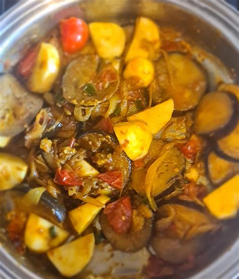 Aubergine Curry – Laugh Cook Eat