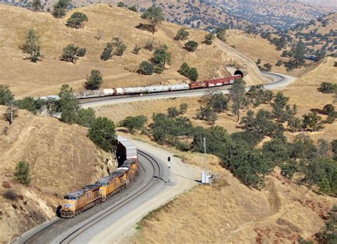 Derailments down on Union Pacific despite use of longer trains - Trains