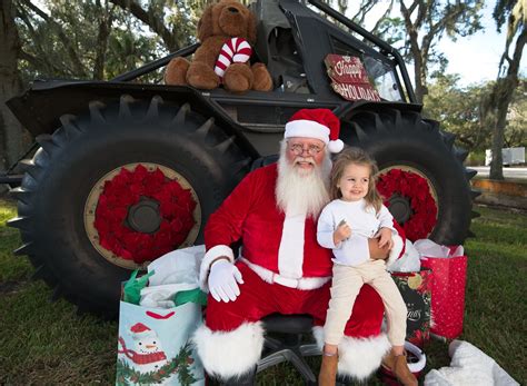 2023 Christmas with Santa and a Sherp - OdellPhotos