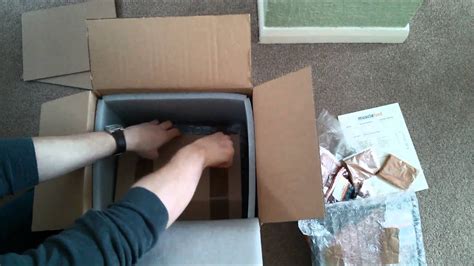 Unboxing: Delivery of Muscle Food Meat - (MuscleFood.com) - a football ...