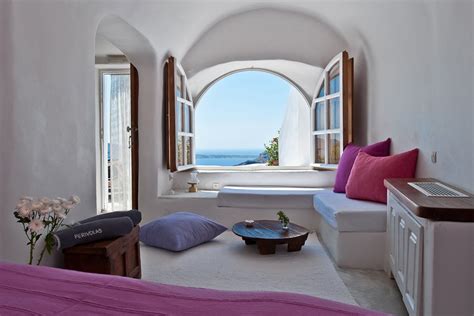 If It’s Romance You’re After, Try This Cliffside Hideaway in Santorini - Fathom