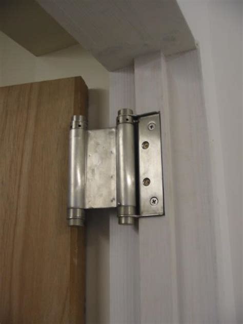 Double sprung hinges .. . . | DIYnot Forums