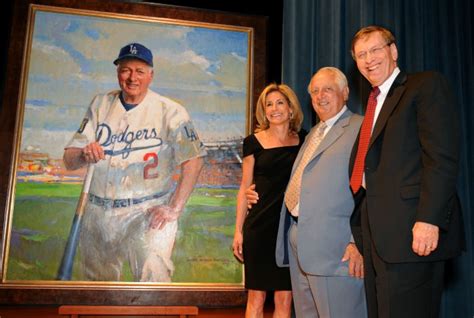 Tommy Lasorda Portrait Unveiled - All Photos - UPI.com