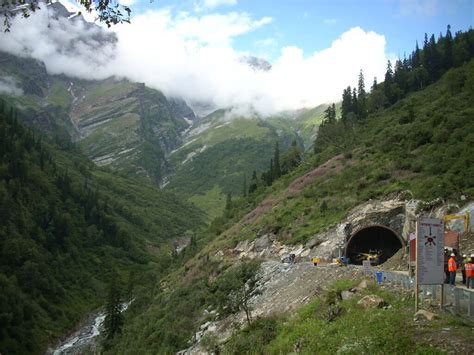 Atal Tunnel, Rohtang - Engineering Marvel in Himalayas - Discover Kullu Manali