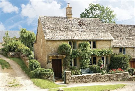 3 Beautiful Cotswold Cottages for a Rural Getaway