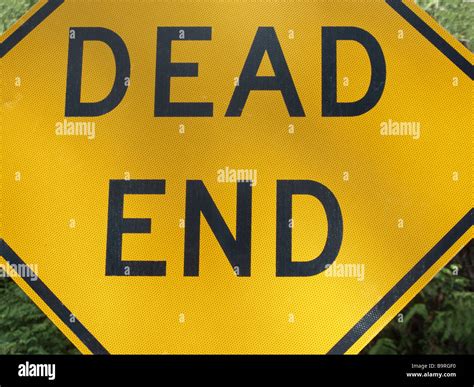 Dead End Road Sign Stock Photo - Alamy