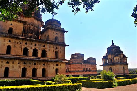 Admiring the Fine Architecture of the Chhatris of Orchha | India - Nomadic Experiences