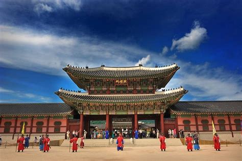 Kim's Travel: 5 Seoul Attractions That You Must See