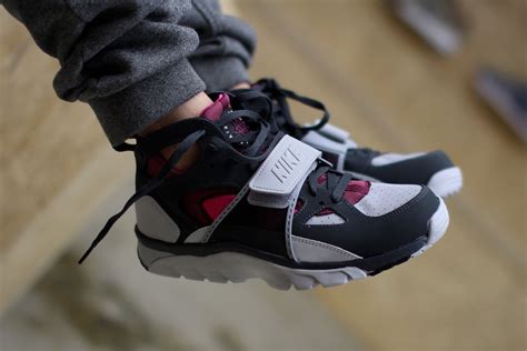 Nike Air Trainer Huarache “Fireberry” | SBD