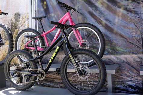 SOC18: Affordable new Trek Roscoe 20/24+ kids mountain bikes roll large - Bikerumor