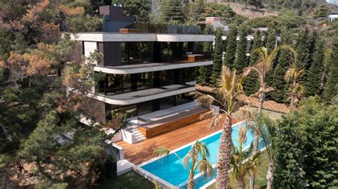 These Luxe New Barcelona Villas Let You Live in the City’s Most ...