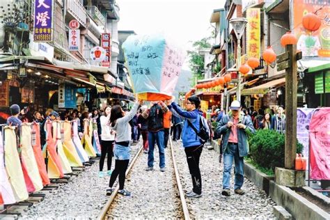 Shifen Old Street & Pingxi Sky Lantern Festival - Shore Excursions Asia