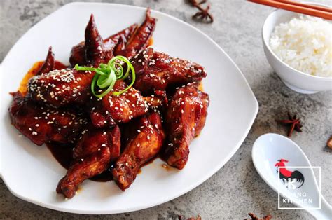 Soy Sauce Chicken Wings Recipe 豉油红烧鸡翼食谱 | Huang Kitchen