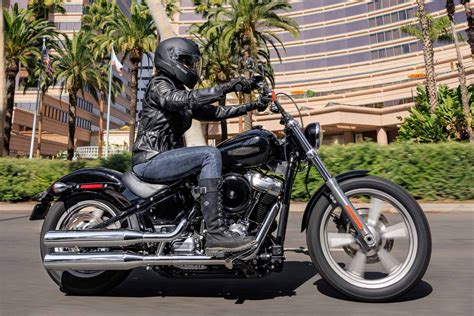 2022 Harley-Davidson Softail Standard Buyer’s Guide [Color, Price, Specs]