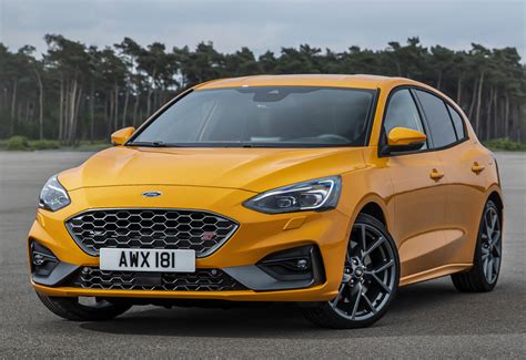 First 2020 Ford Focus ST Reviews Say It's Expensive, Too Complex - autoevolution