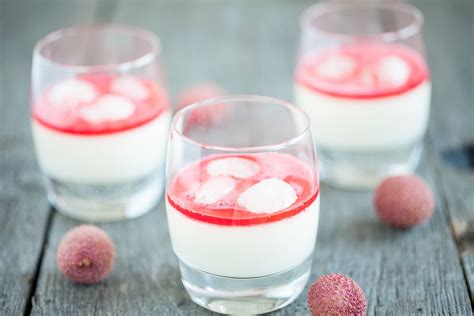 Lychee panna cotta - ohmydish.com