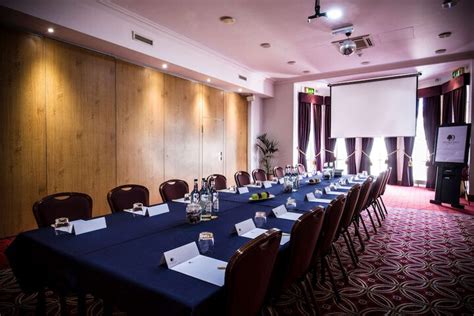 Doubletree by Hilton Cheltenham Cheltenham | Bookonline.com