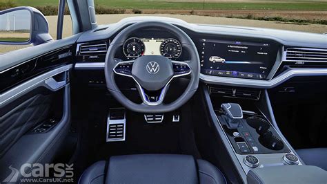 Volkswagen Touareg R Plug-in HYBRID - VW's 'R' goes PHEV | Cars UK