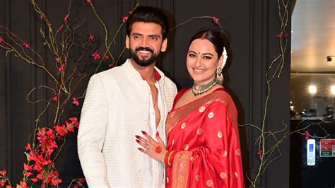 Video: Sonakshi Sinha in red saree, sindoor poses with husband Zaheer ...