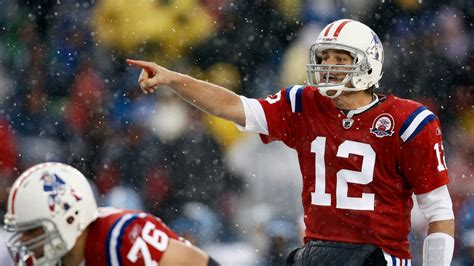 Patriots bringing back throwback red uniforms, Pat Patriots helmets