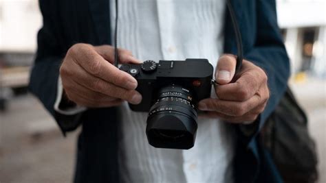 New Leica Q3 Camera: Hands-On Review with Mark de Paola