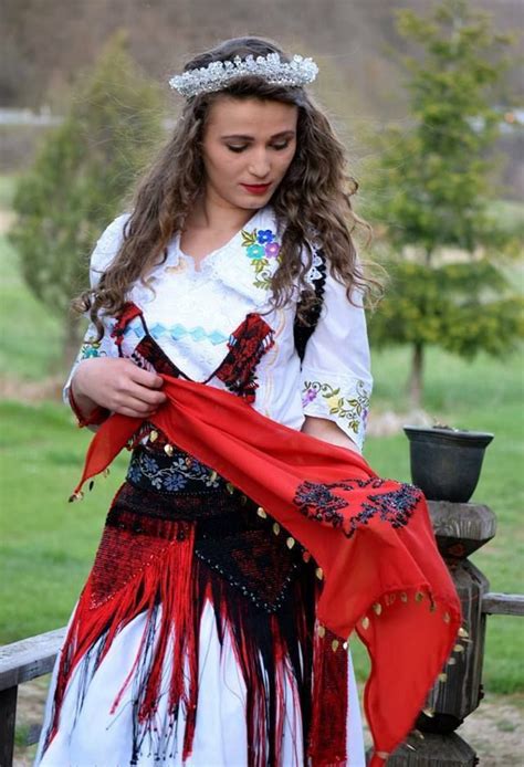 albanian costume | Albanian clothing, Traditional outfits, Traditional ...