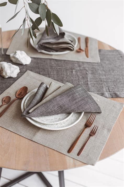 Natural Linen Placemats Set for Wedding Table. Modern Grey - Etsy | Roupas de mesa, Como arrumar ...