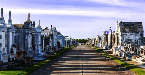 New Orleans: Cemeteries Insiders Walking Tour | GetYourGuide