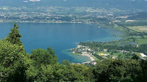 Lake Bourget in Auvergne-Rhône-Alpes | Expedia.co.uk