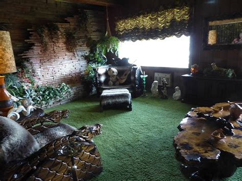 Inside Graceland Jungle Room