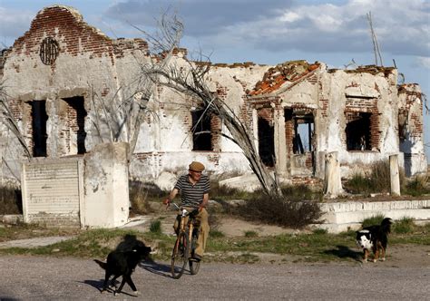 FOTOS: Villa Epecuén, la misteriosa ciudad abandonada que resurgió del agua en Argentina - RT