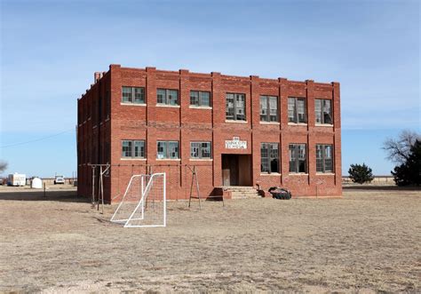 File:Close City Texas abandoned school.jpg - Wikimedia Commons