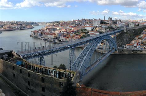 Panoramica di Oporto e Dom Luís Bridge / Oporto Portugal / Download istantaneo di immagini ...