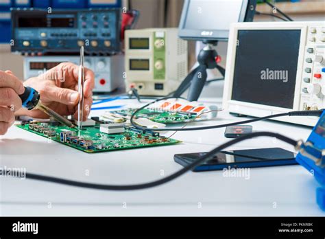 Circuit board repair hi-res stock photography and images - Alamy