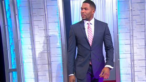 Michael Strahan Shows His Fashion Sense With a New Line of Men's Suits ...