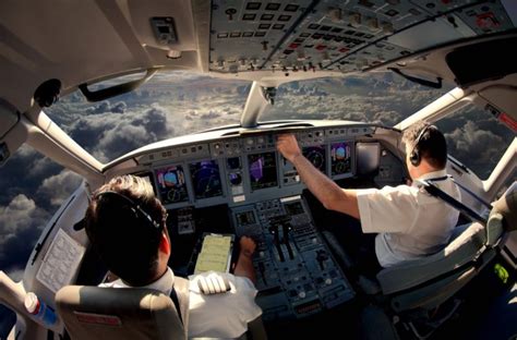 How to Become a Pilot: A Simple Career Guide - Careerbright.com