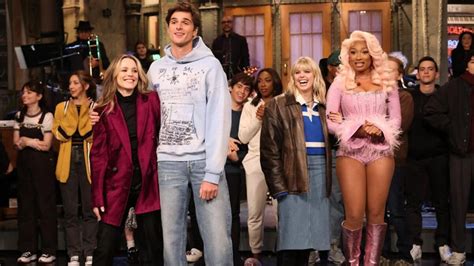 Saturday Night Live: Rachel McAdams, Renee Rapp, and Megan Thee Stallion Recreate Spider-Man Meme