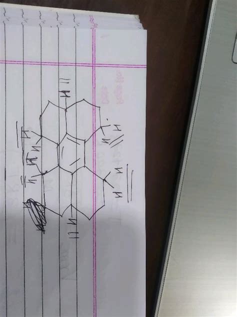 How many benzylic hydrogens are present in the hydrocarbon shown given?