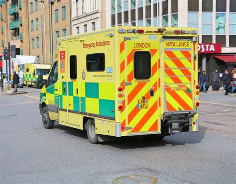 London Ambulance Service NHS Trust - 8497 - LX67AFJ | Flickr