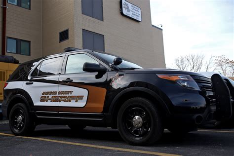 Jackson County Sheriff's Office: Tractor-trailer jackknifes on I-94 | MLive.com